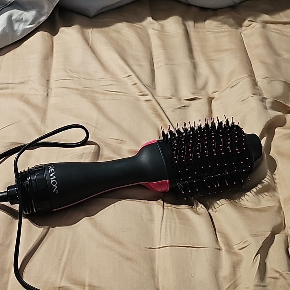 Revlon hair dryer brush pink